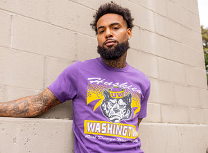 Model wearing Huskies T-Shirt