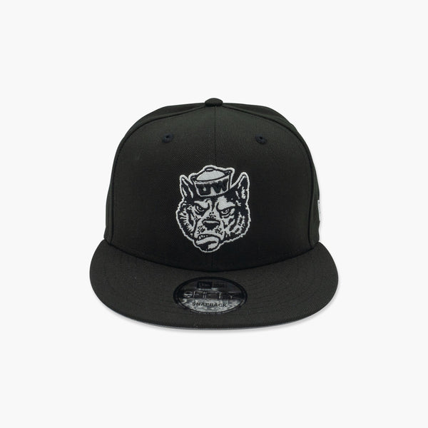 New Era Washington Huskies Sailor Dawg Black & White Snapback