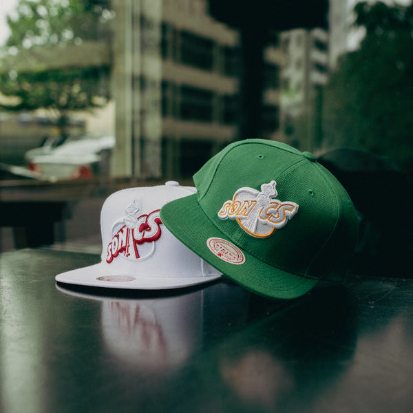 Seattle SuperSonics Space Needle White Out Snapback
